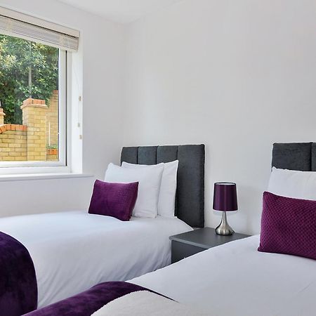 Onsitestays - Contemporary 2 Bed Apt With Ensuite, 2 X Free Parking Spaces & A Balcony Dartford Exterior photo